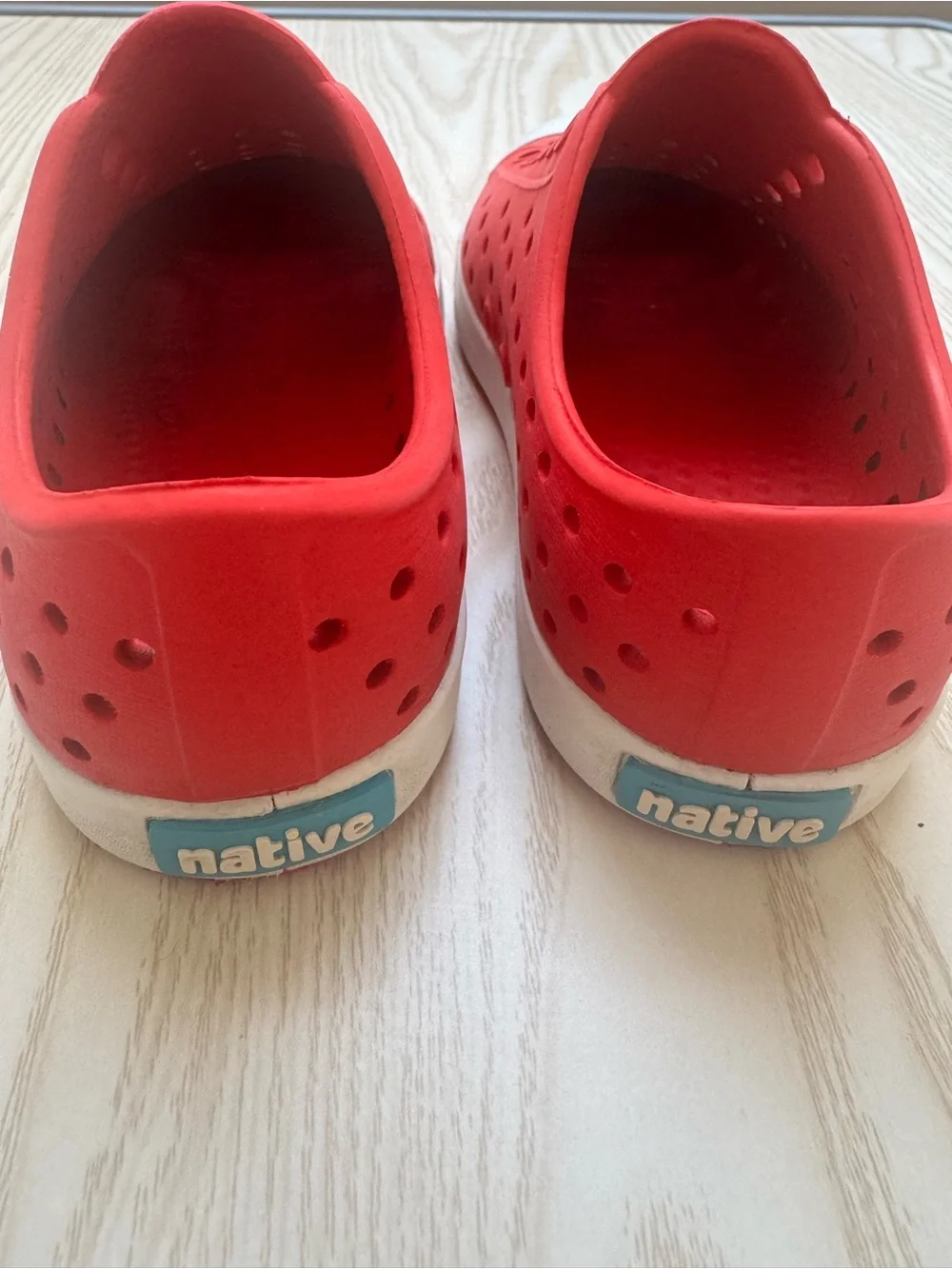 Native Jefferson Water Slip On Shoes Red C9 GUC